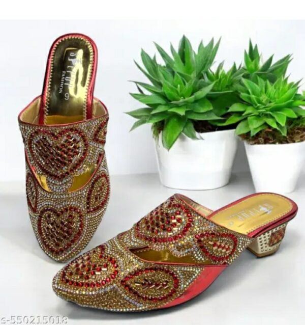 premium handcrafted bridal punjabi jutti stylish ethnic wedding footwear for women (gold/cream)m,093,560